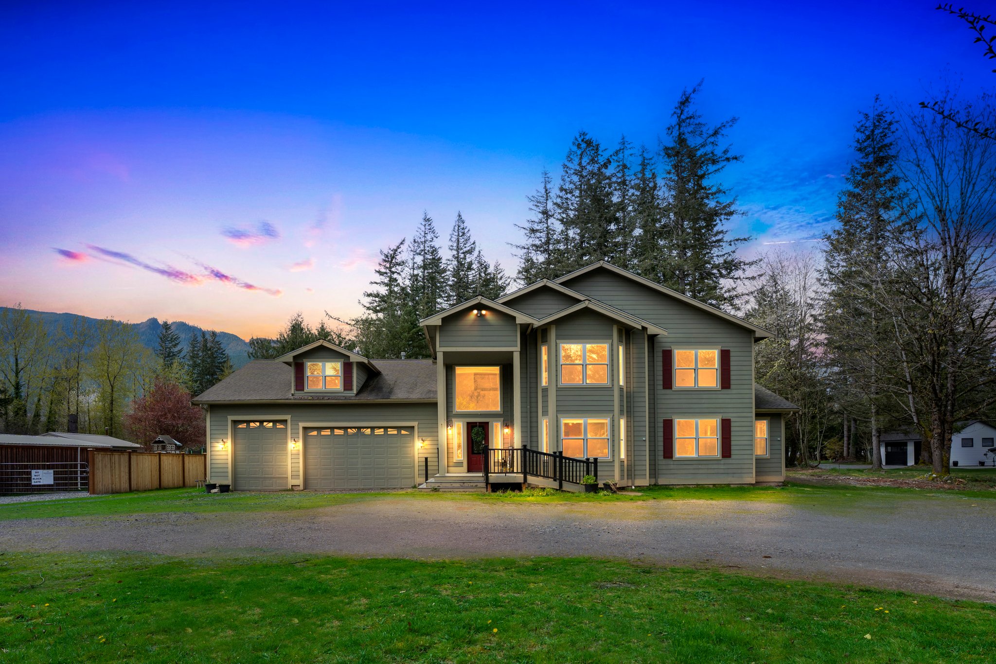 Grand Estate at 13617 436th Ave SE North Bend, WA 98045