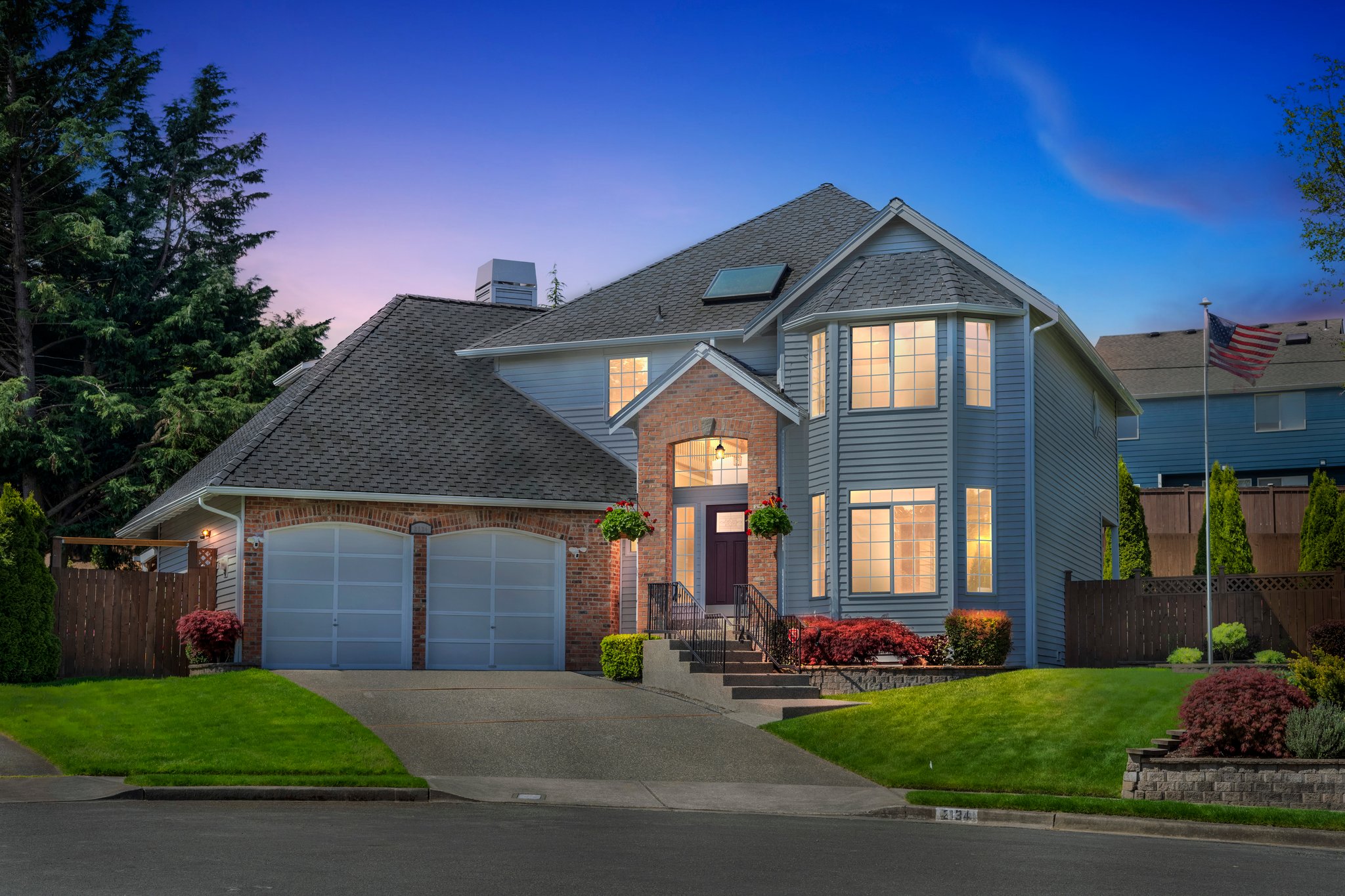 Opulent Estate at 2134 34th St SE Puyallup, WA 98372