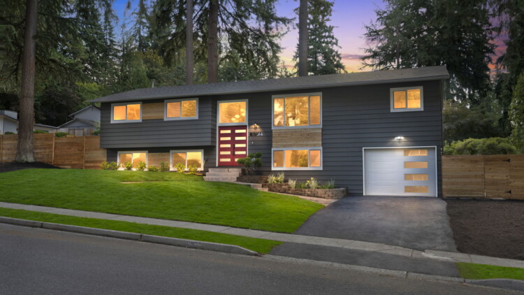 Absolute Gem at 16725 NE 97th St Redmond, WA 98052