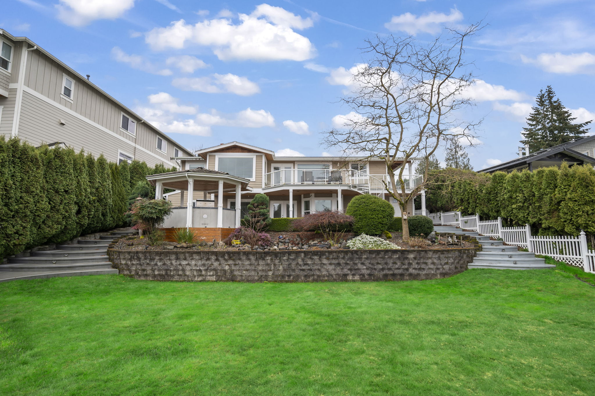 Exclusive Estate at 20402 Church Lake Dr E Sumner, WA 98391