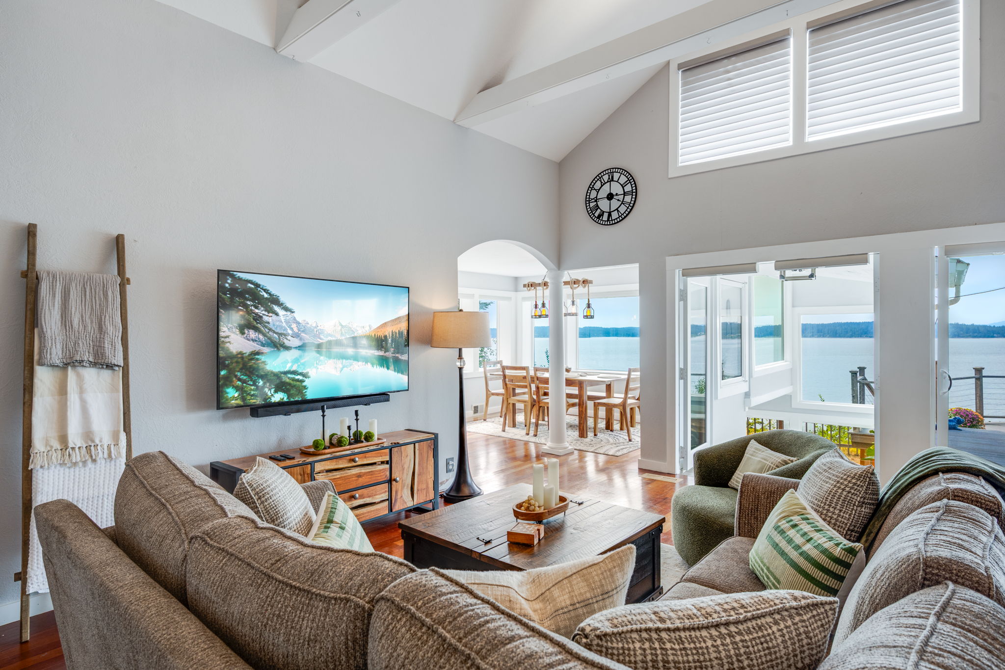 Timeless Gem at 9775 NE Shore Dr Indianola, WA 98342