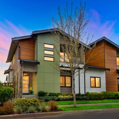 Cozy at 32819 Madrona Ave SE Black Diamond, WA 98010