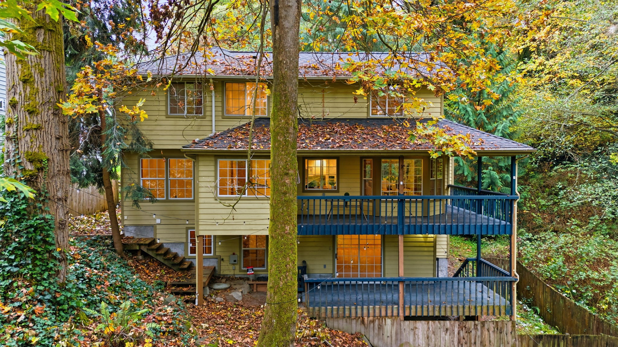 Inviting Abode at 11647 29th Ave SW Burien, WA 98146