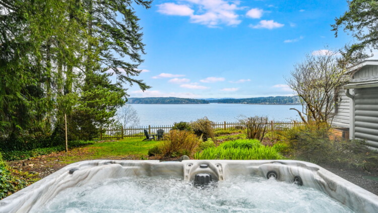 Charming Home at 9370 NE Shore Dr Indianola, WA 98342