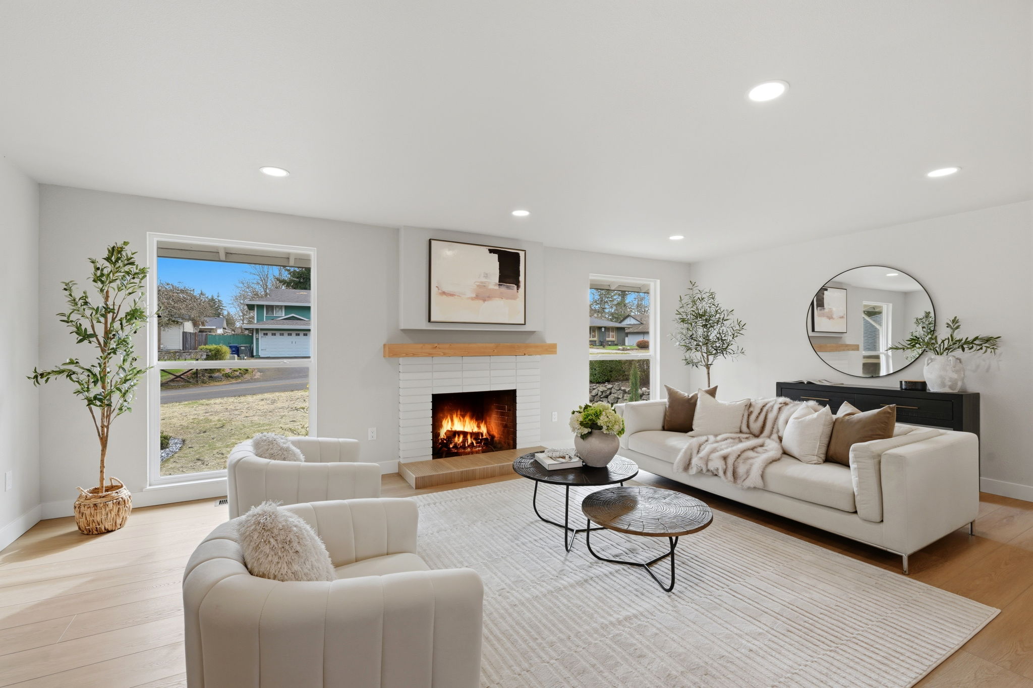 Modern retreat at 7606 91st Ave SW Lakewood, WA 98498