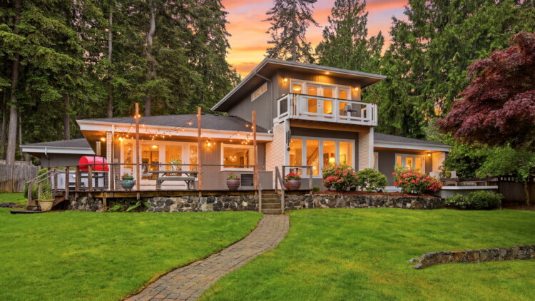 Waterfront Sanctuary at 4601 Holly Ln NW Gig Harbor