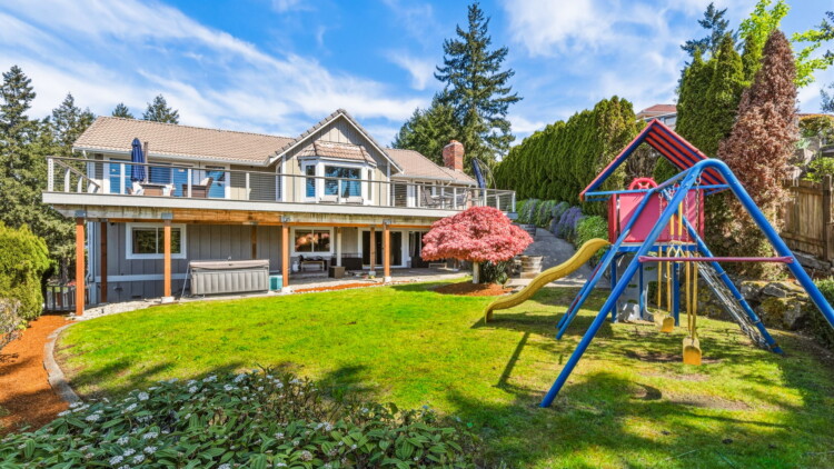 Spacious retreat at 9922 71st St SW Lakewood, WA 98498