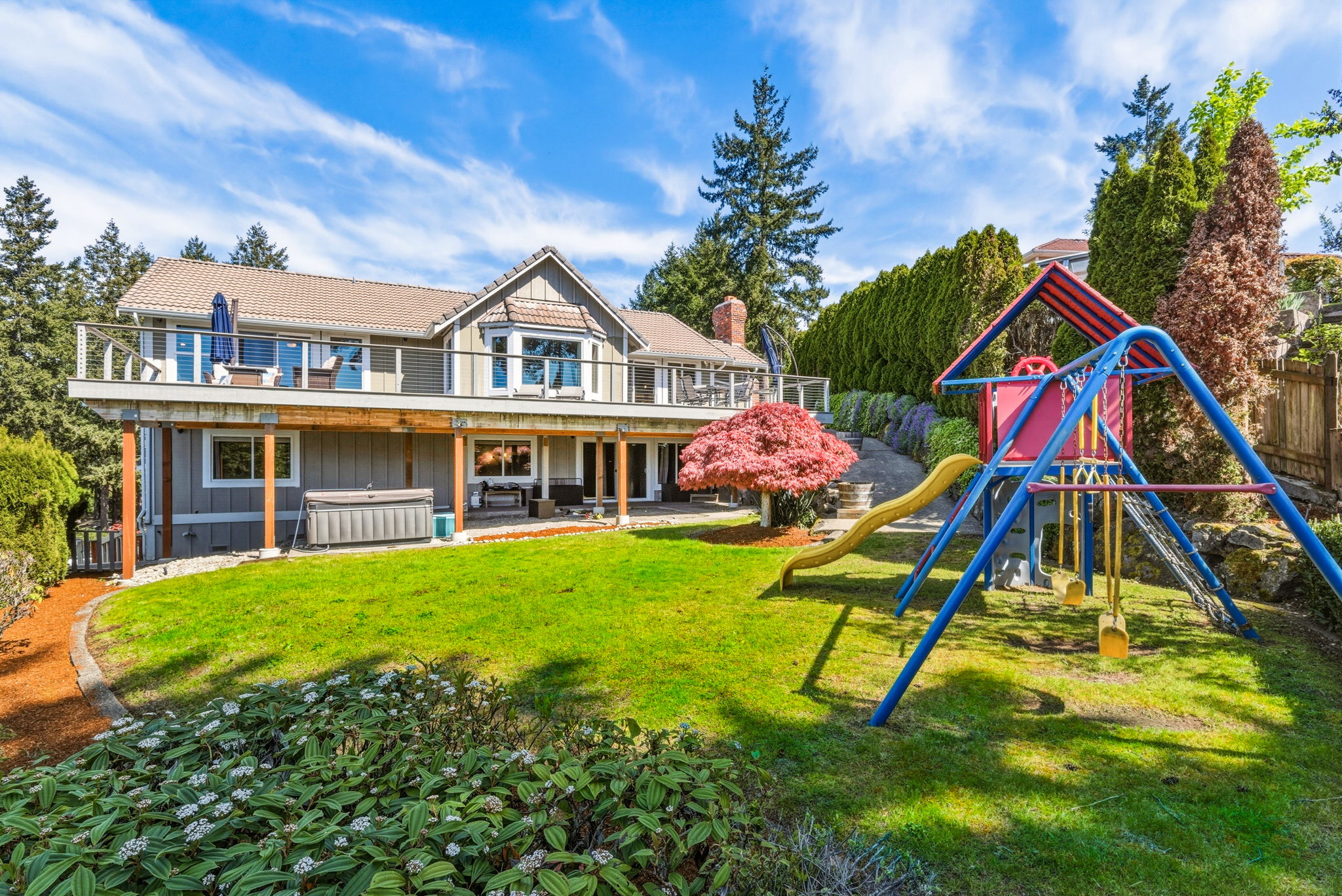 Spacious retreat at 9922 71st St SW Lakewood, WA 98498