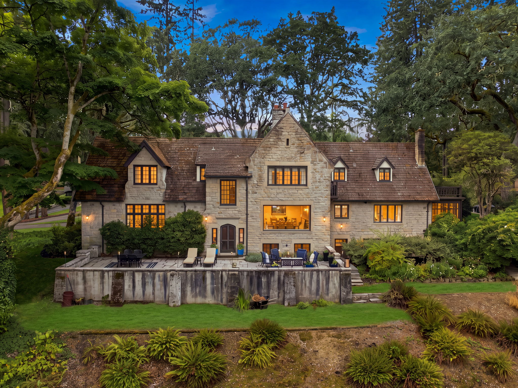 Luxurious Estate at 11430 Gravelly Lake Dr SW Tacoma, WA 98499